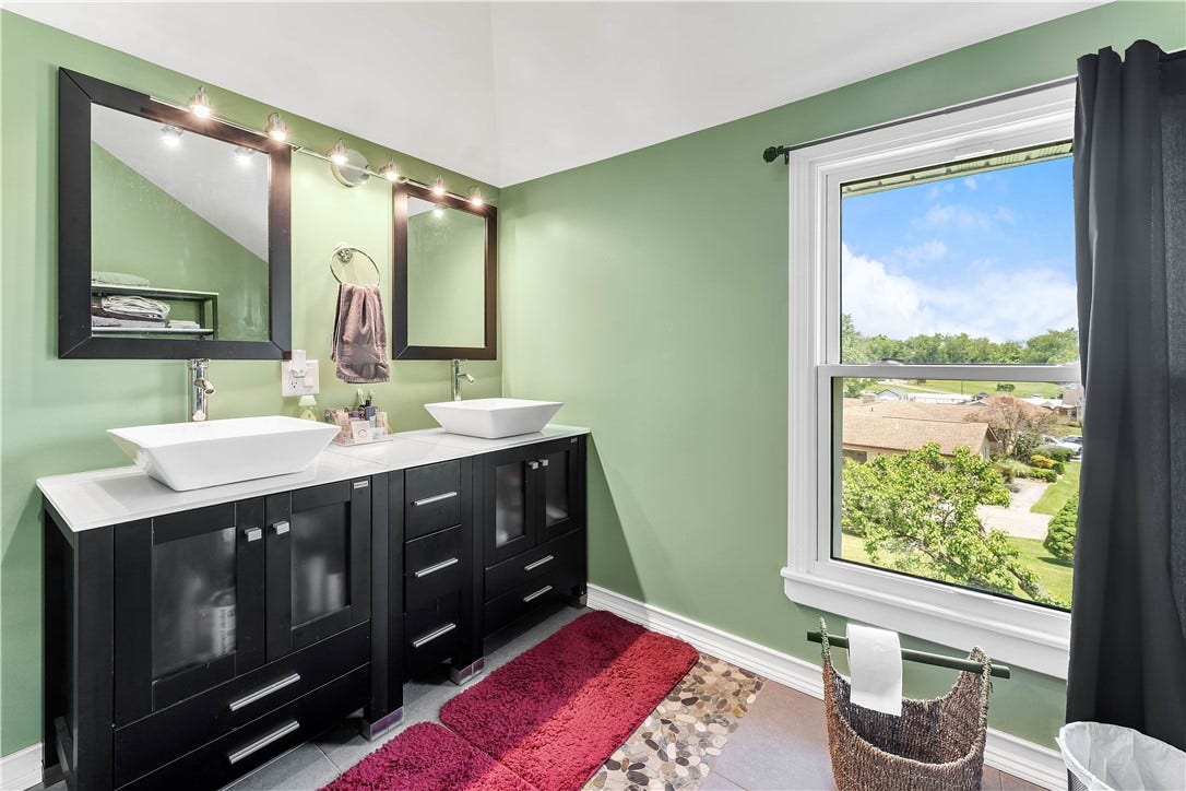 1147 N Gallatin Ave Ext, Uniontown, PA 15401