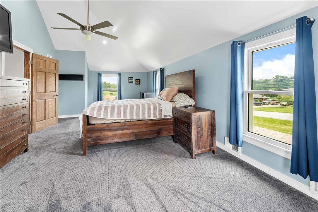 1147 N Gallatin Ave Ext, Uniontown, PA 15401