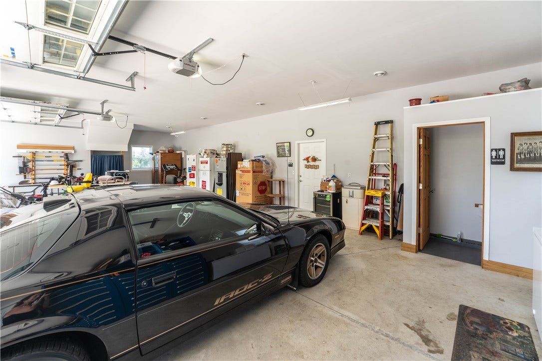 1147 N Gallatin Ave Ext, Uniontown, PA 15401