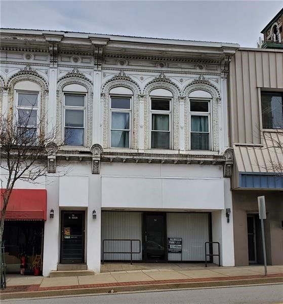 14 N Main St, Washington, PA 15301