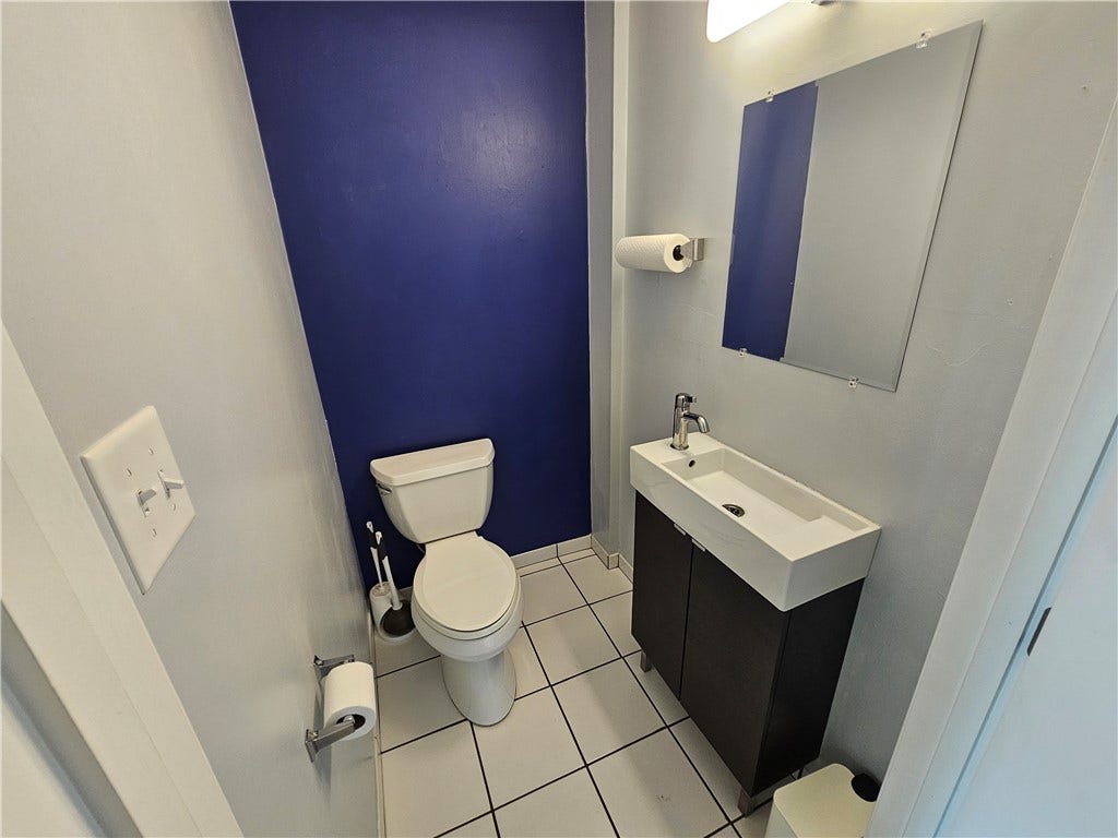14 N Main St, Washington, PA 15301