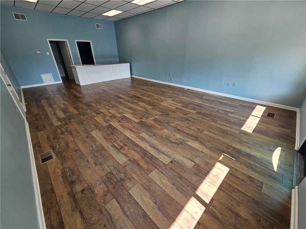 14 N Main St, Washington, PA 15301