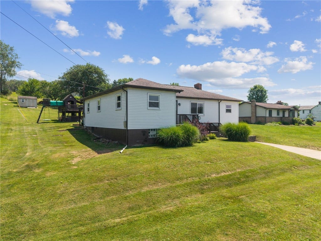 160 Brush Creek Rd, Mount Pleasant, PA 15666