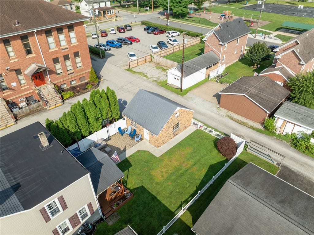 310 Washington St, Latrobe, PA 15650
