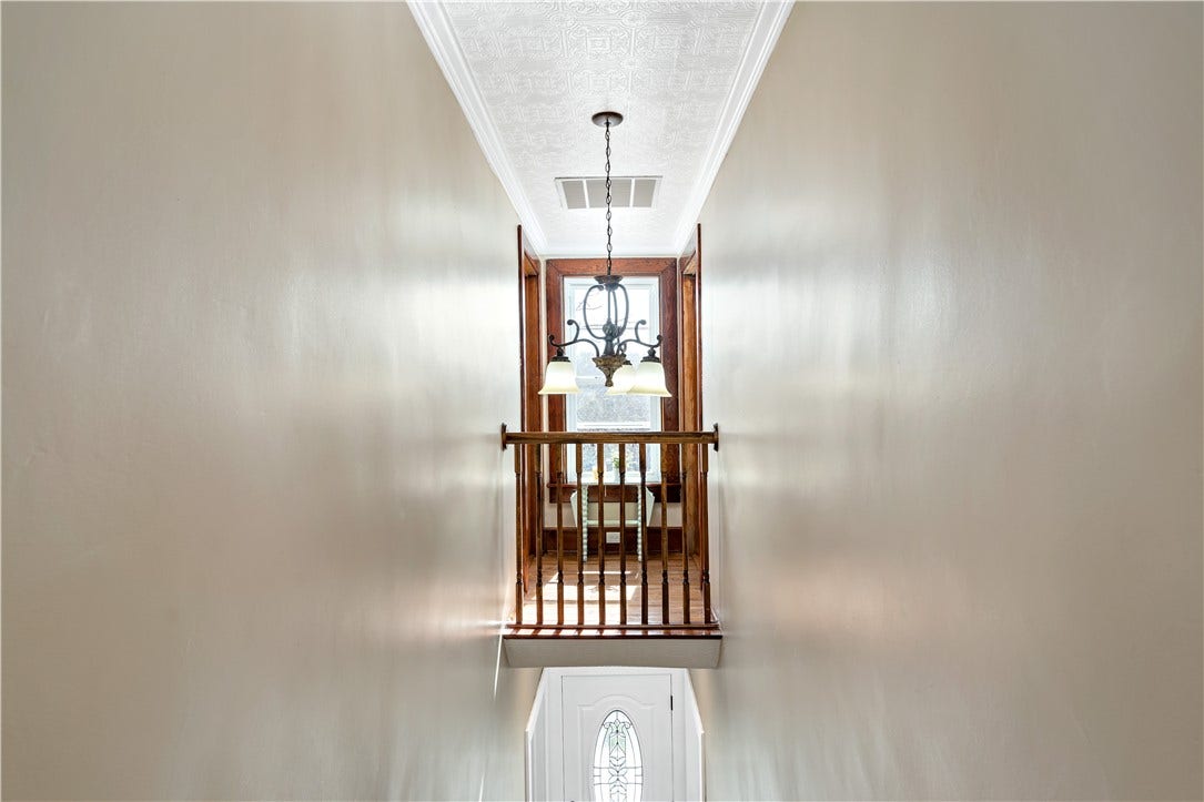 45 Redstone Ln, Washington, PA 15301