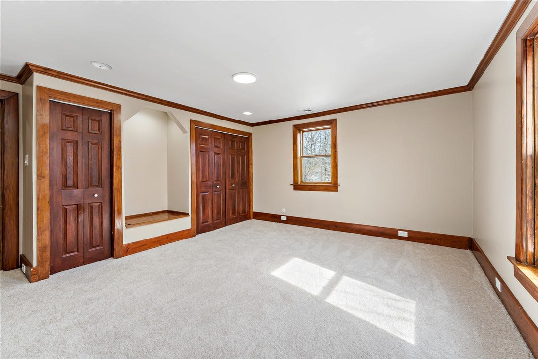 45 Redstone Ln, Washington, PA 15301