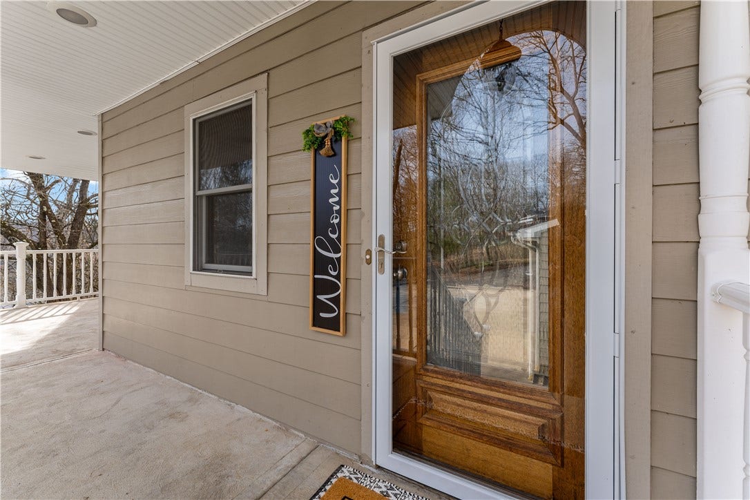 45 Redstone Ln, Washington, PA 15301