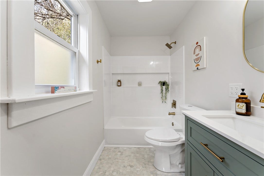 45 Redstone Ln, Washington, PA 15301