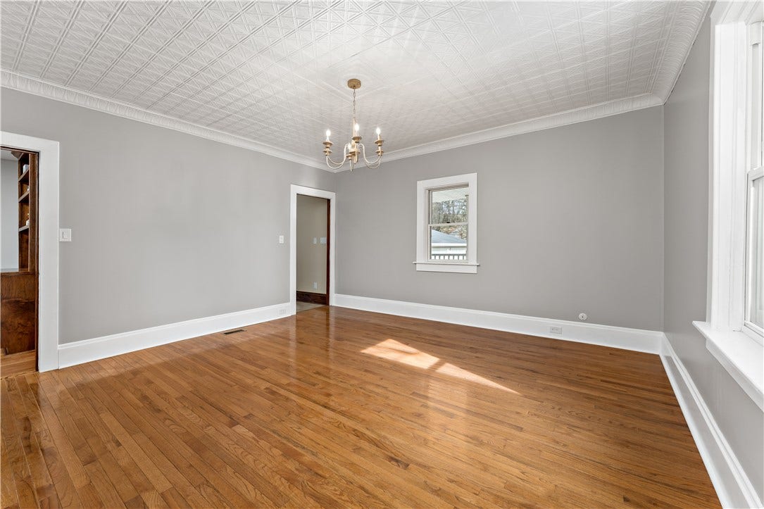 45 Redstone Ln, Washington, PA 15301