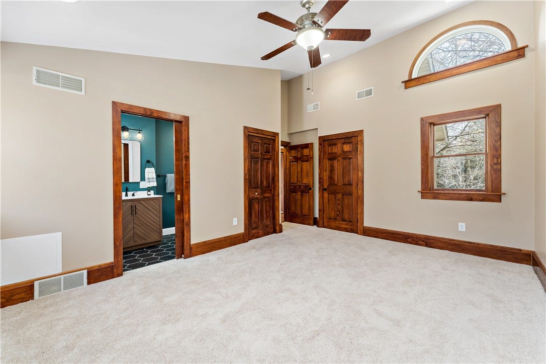 45 Redstone Ln, Washington, PA 15301