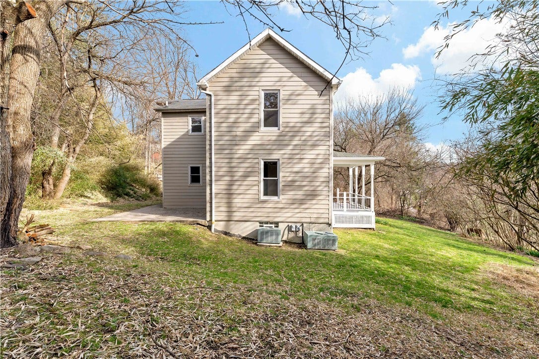 45 Redstone Ln, Washington, PA 15301