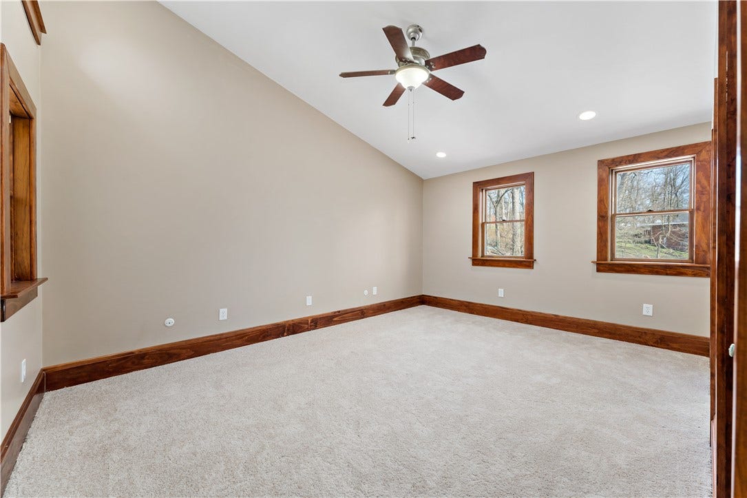 45 Redstone Ln, Washington, PA 15301
