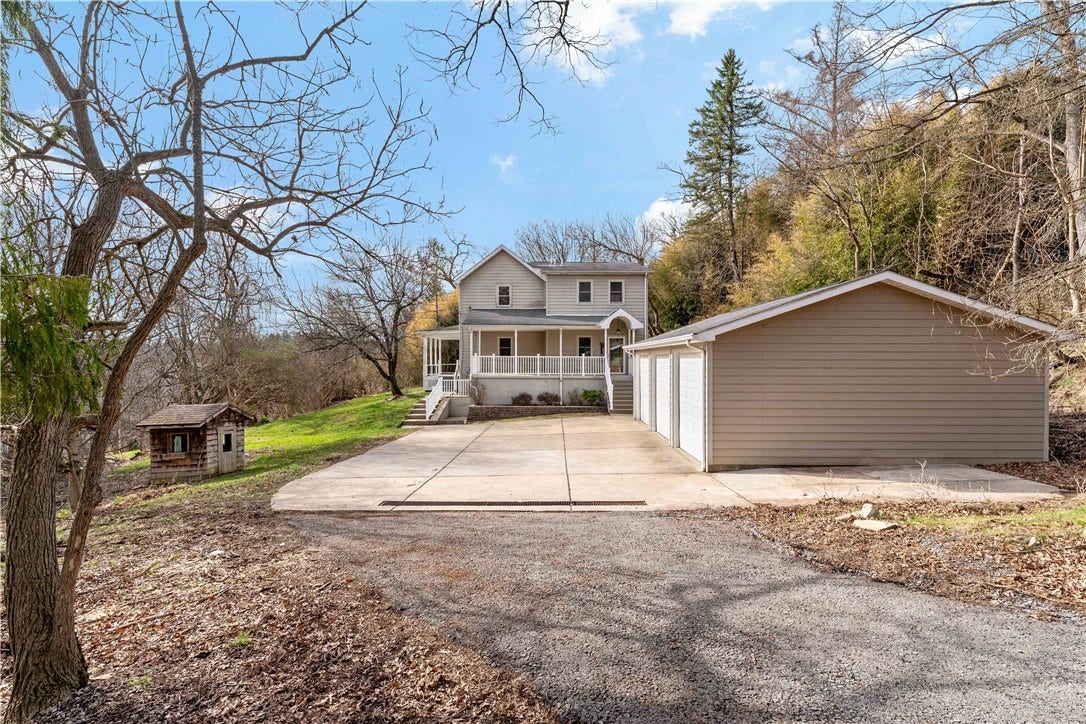 45 Redstone Ln, Washington, PA 15301