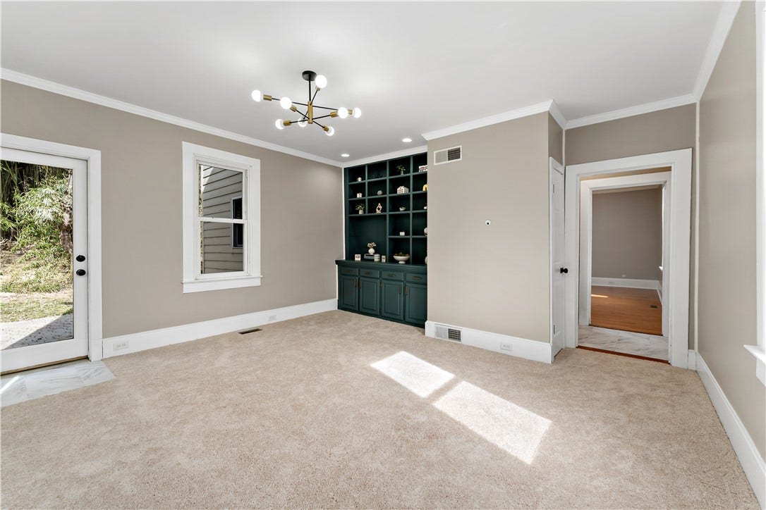 45 Redstone Ln, Washington, PA 15301