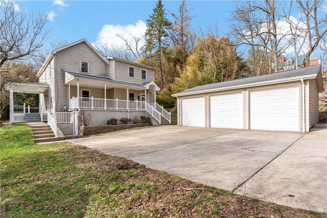 45 Redstone Ln, Washington, PA 15301