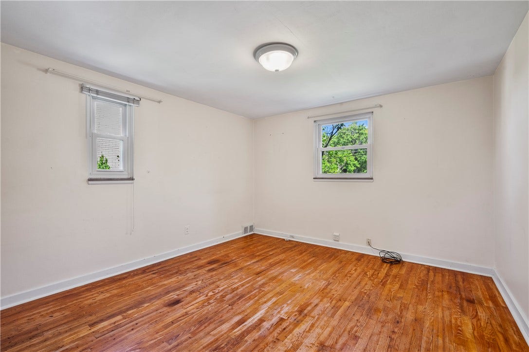 3210 Thornwood Dr, Bethel Park, PA 15102
