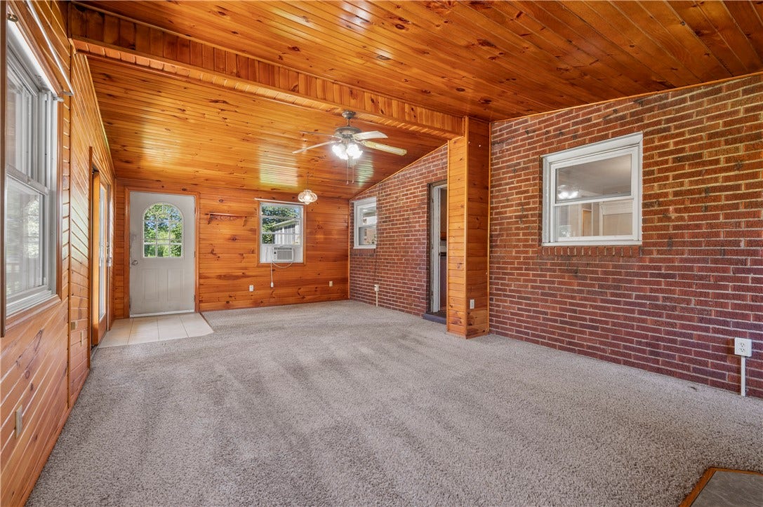 3210 Thornwood Dr, Bethel Park, PA 15102