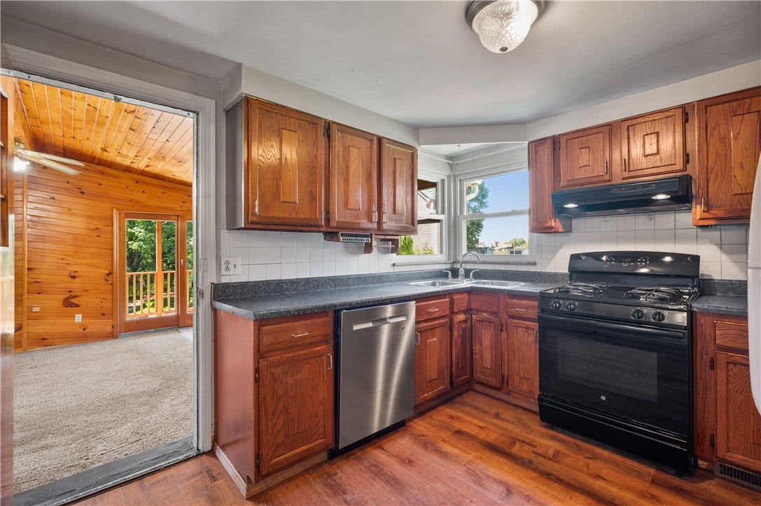 3210 Thornwood Dr, Bethel Park, PA 15102