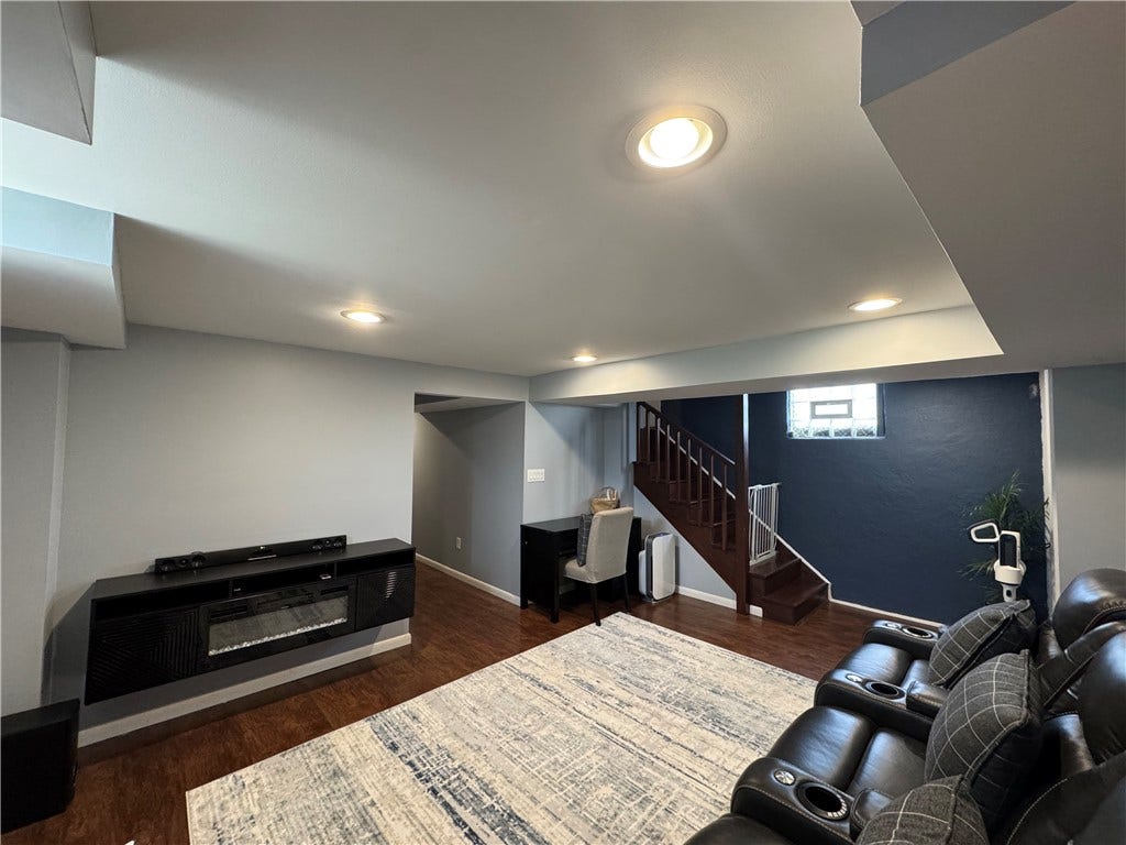 2119 Walnut Dr, Latrobe, PA 15650 2119 Walnut Dr, Latrobe, PA 15650
