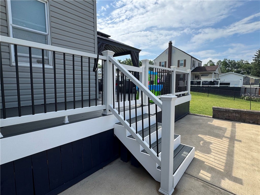 2119 Walnut Dr, Latrobe, PA 15650