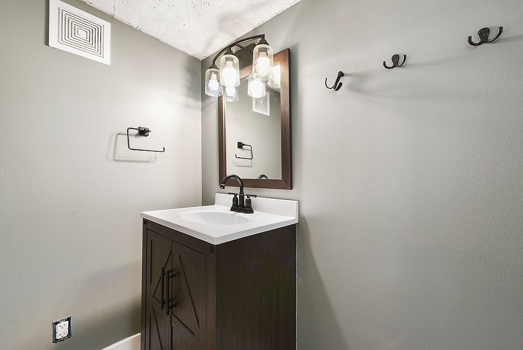 723 8th St, Irwin, PA 15642 723 8th St, Irwin, PA 15642