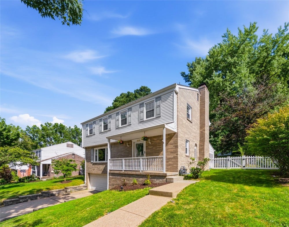 1318 Plantation Dr, Bethel Park, PA 15102