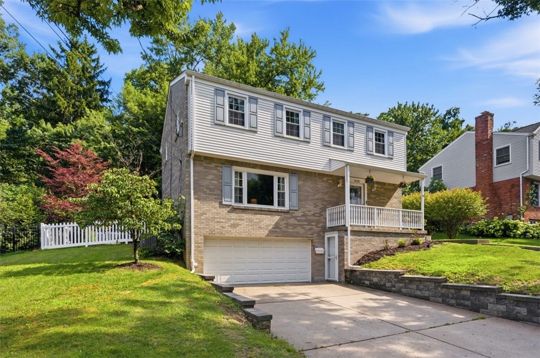 1318 Plantation Dr, Bethel Park, PA 15102