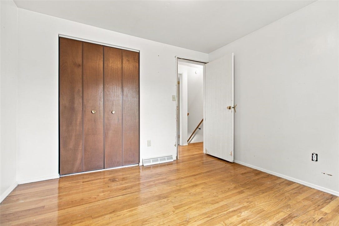 26 Mohawk, Greensburg, PA 15601