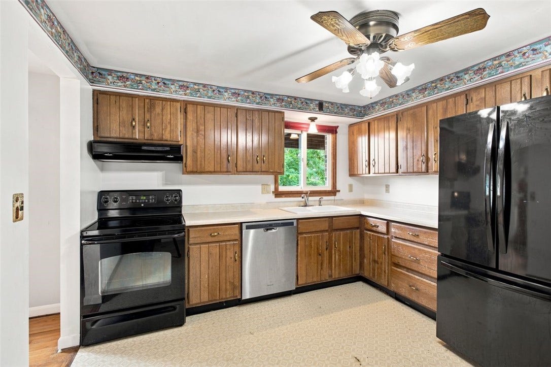 26 Mohawk, Greensburg, PA 15601