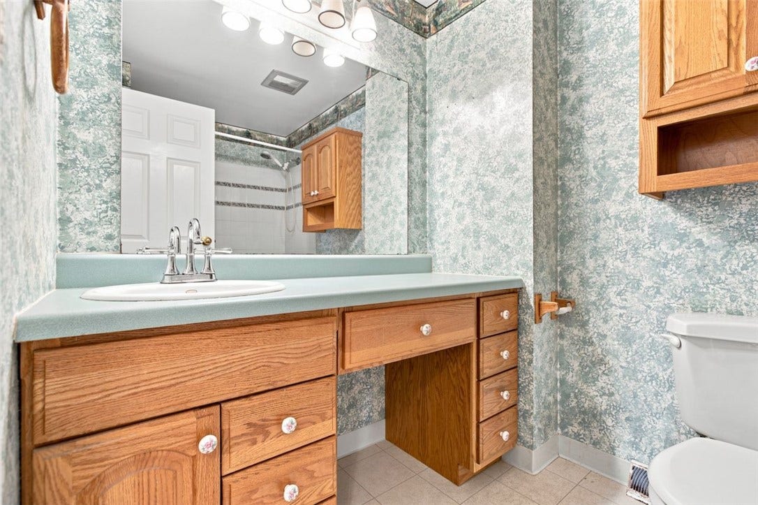 26 Mohawk, Greensburg, PA 15601