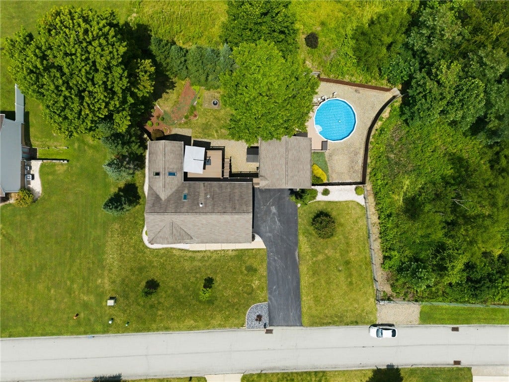 422 Primrose Drive, Greensburg, PA 15601