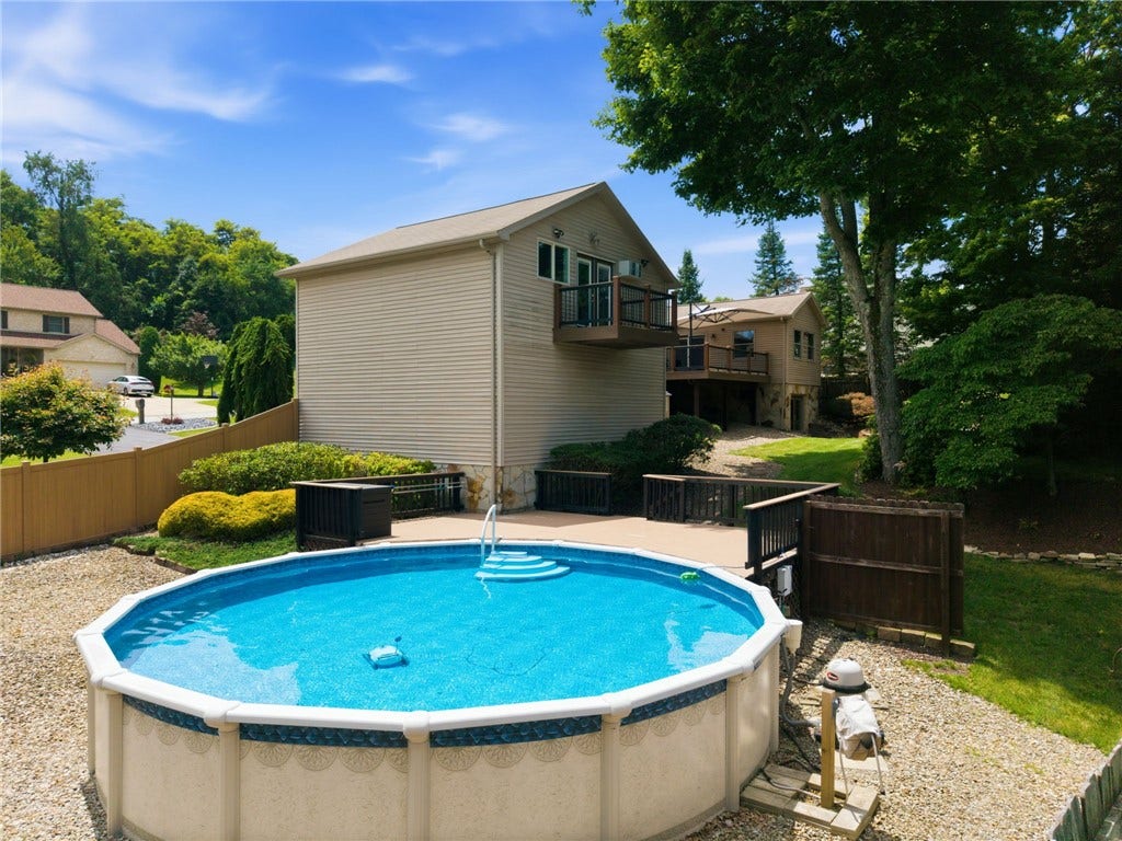 422 Primrose Drive, Greensburg, PA 15601