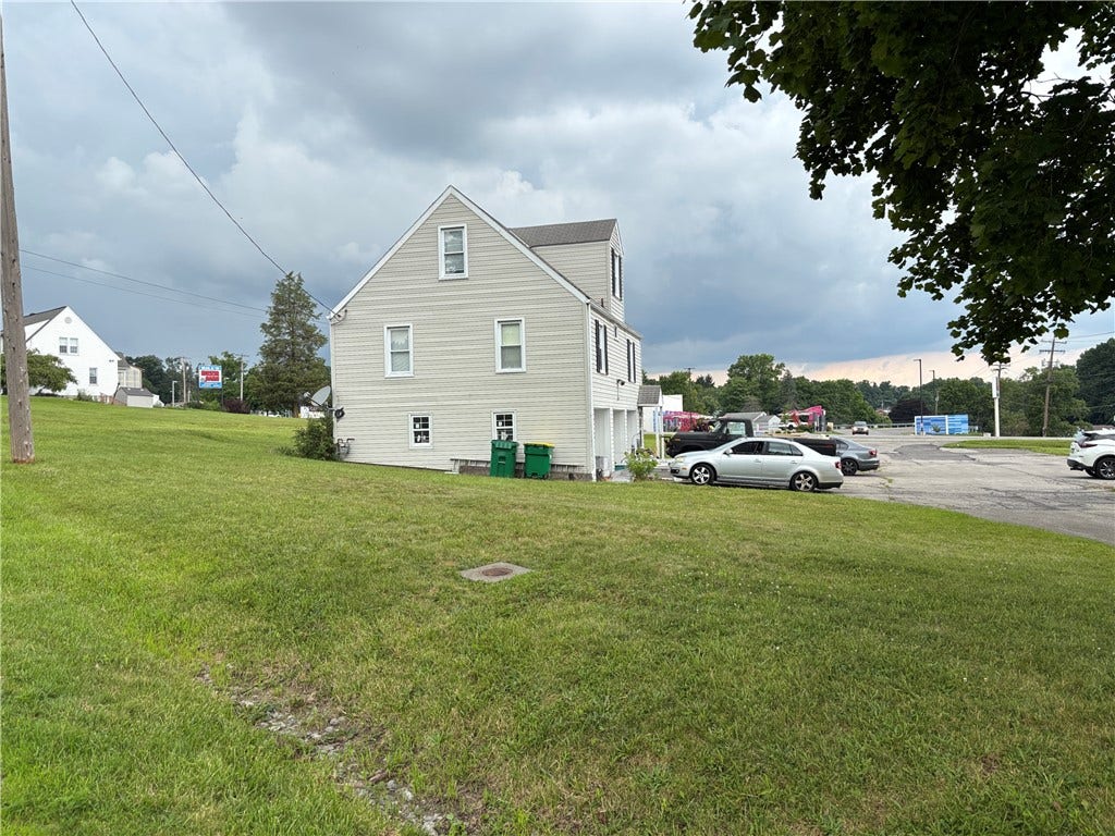 239 New Castle Rd, Butler, PA 16001