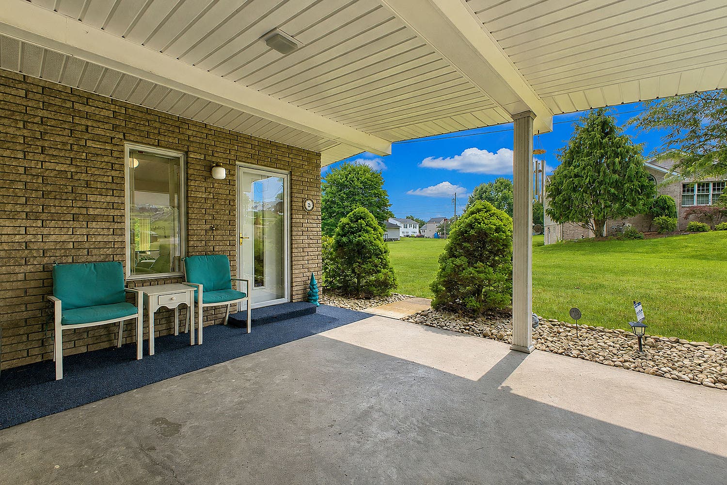 27 Dolly Avenue, Jeannette, PA 15644