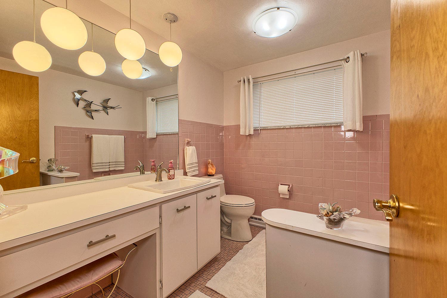 27 Dolly Avenue, Jeannette, PA 15644
