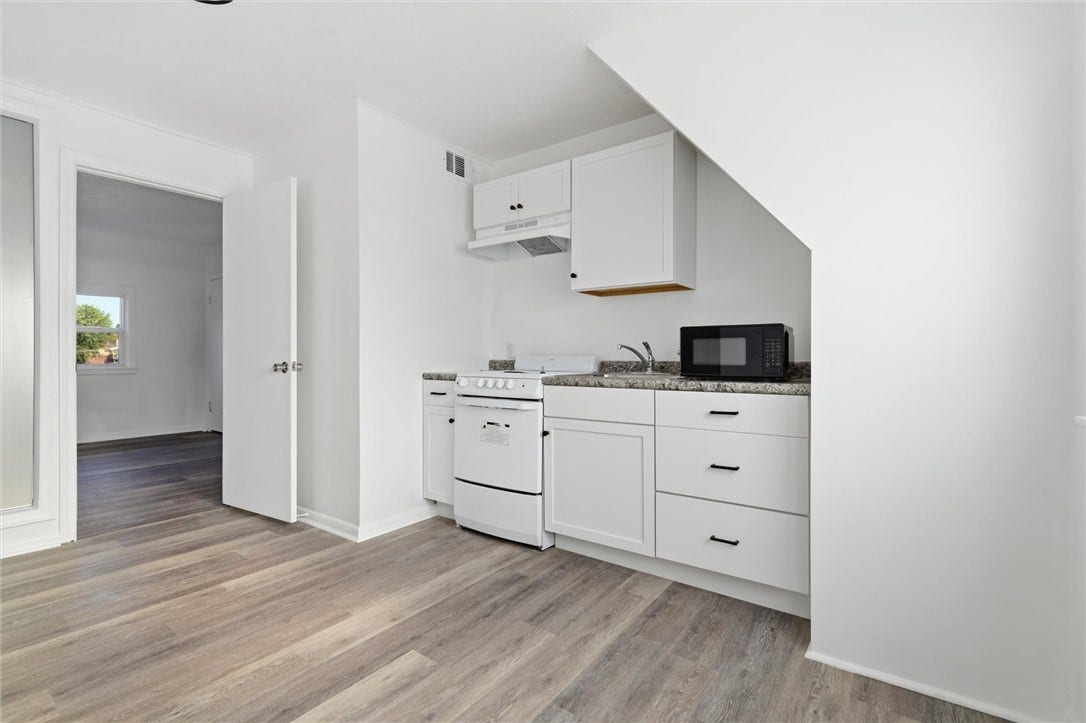apt kitchen