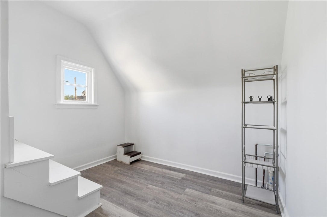 apt bedroom