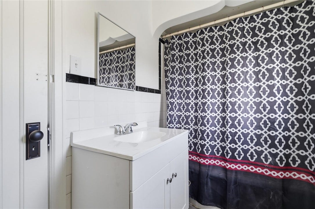 apt bathroom