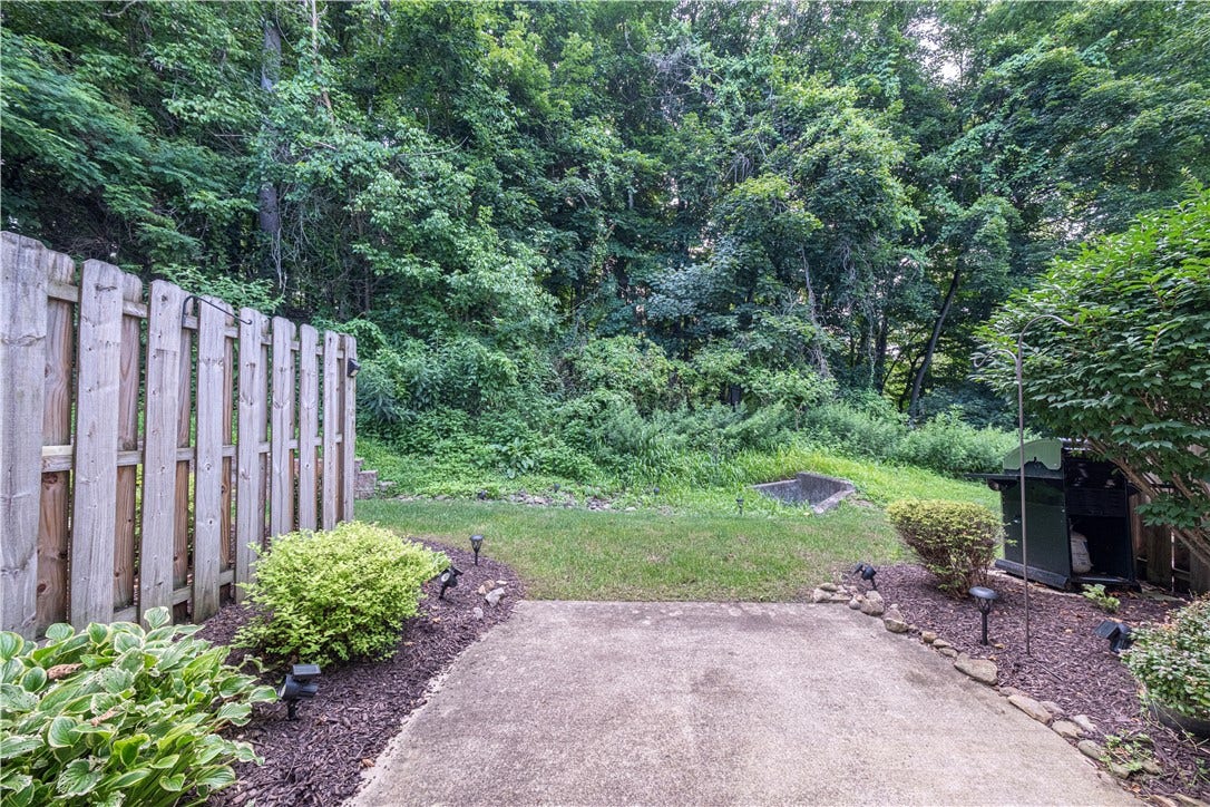 602 Berrington Ct, Bethel Park, PA 15102