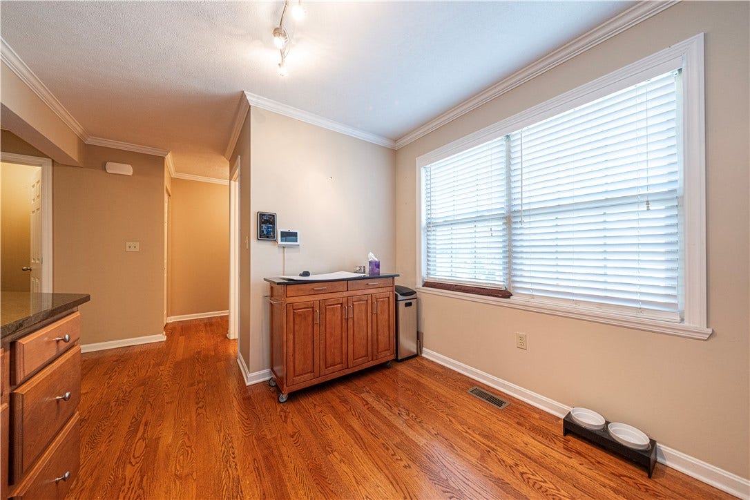 602 Berrington Ct, Bethel Park, PA 15102