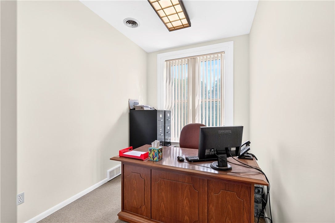 210 Tollgate Hill Rd, Greensburg, PA 15601
