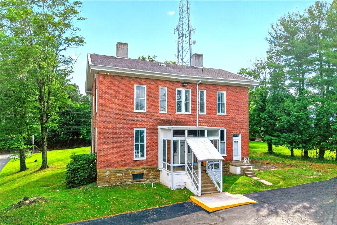 210 Tollgate Hill Rd, Greensburg, PA 15601