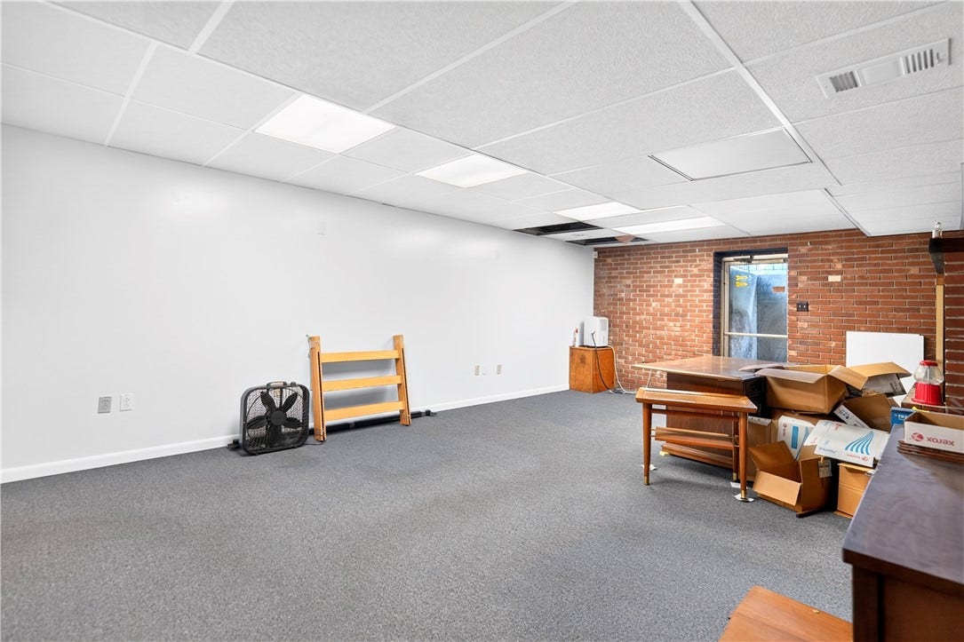 210 Tollgate Hill Rd, Greensburg, PA 15601
