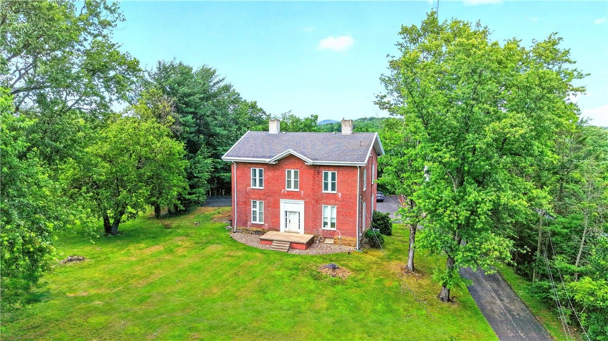 210 Tollgate Hill Rd, Greensburg, PA 15601