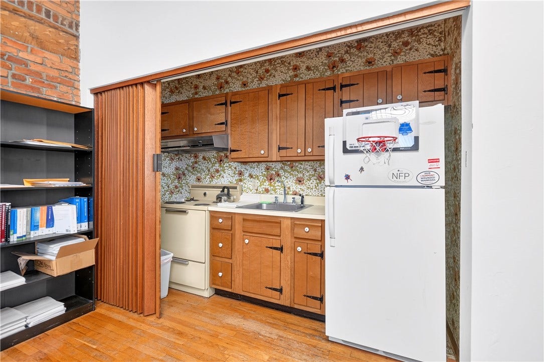 210 Tollgate Hill Rd, Greensburg, PA 15601
