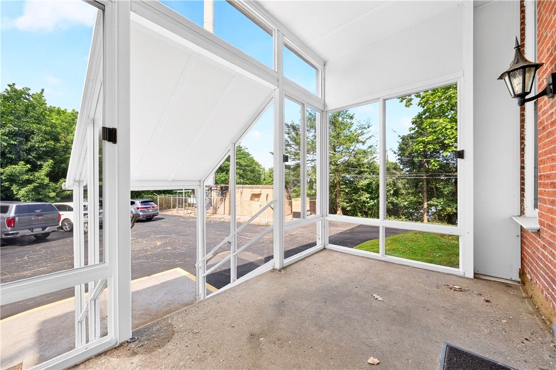 210 Tollgate Hill Rd, Greensburg, PA 15601