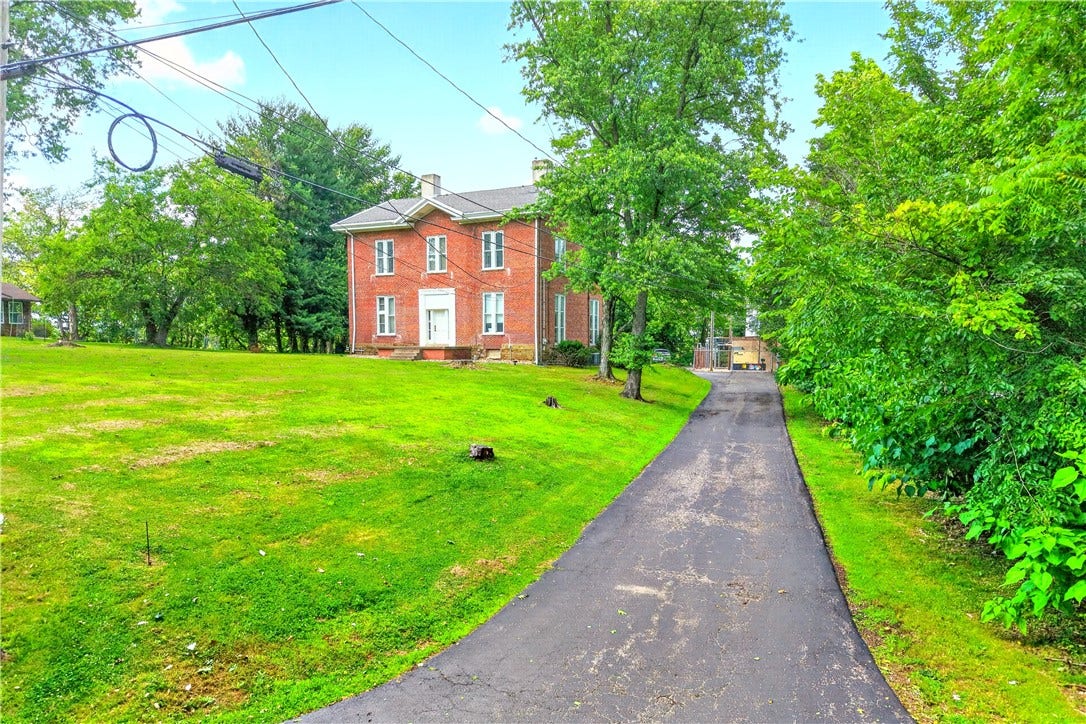 210 Tollgate Hill Rd, Greensburg, PA 15601