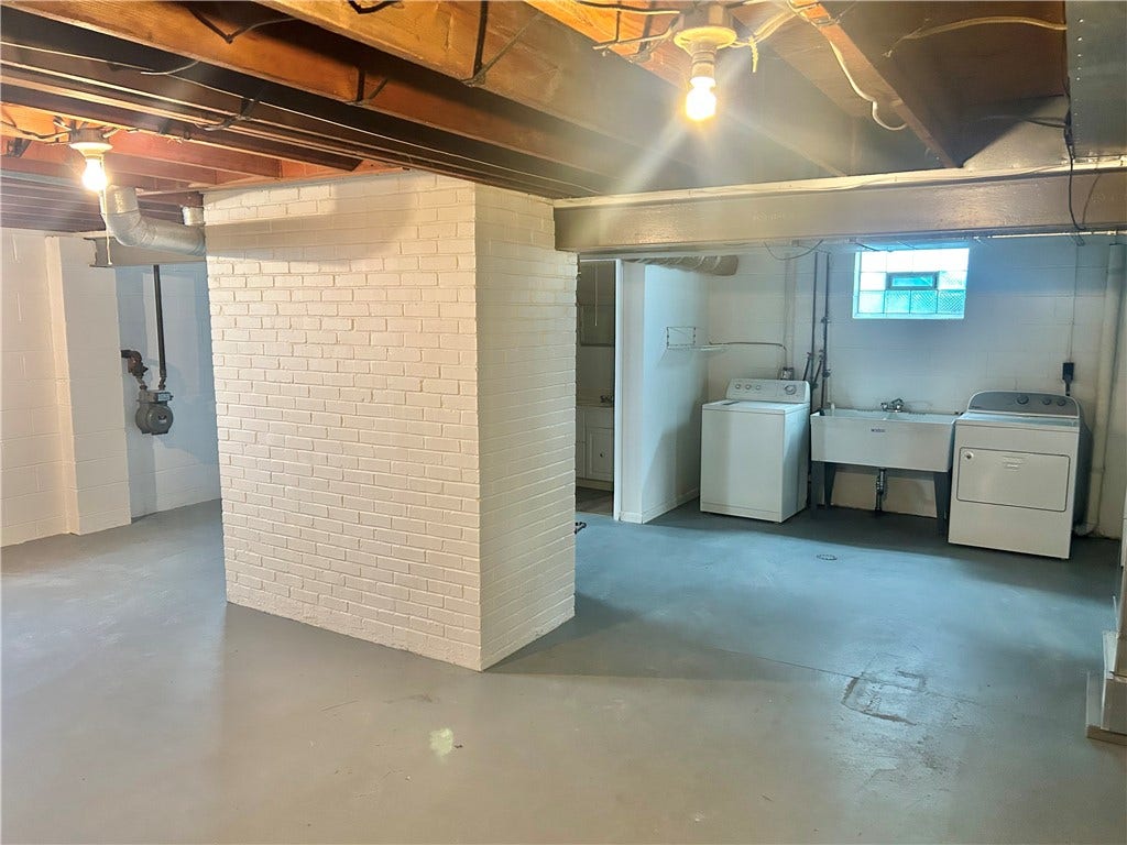 1873 Virginia Via, Washington, PA 15301