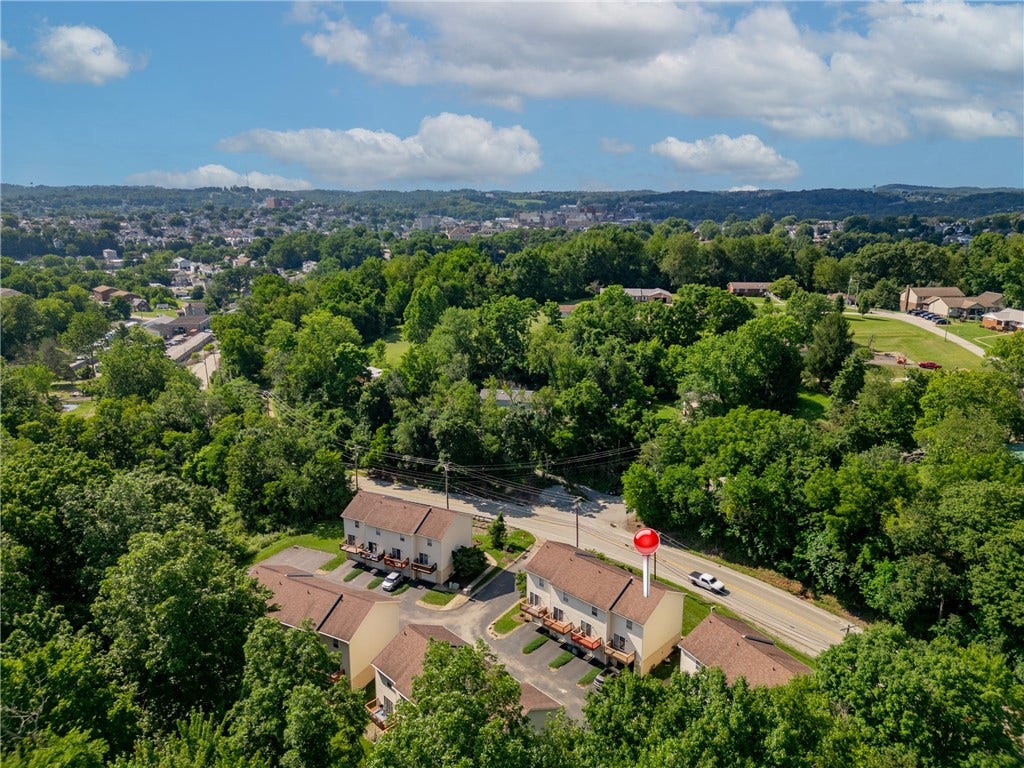 822 Mount Pleasant Rd, Greensburg, PA 15601