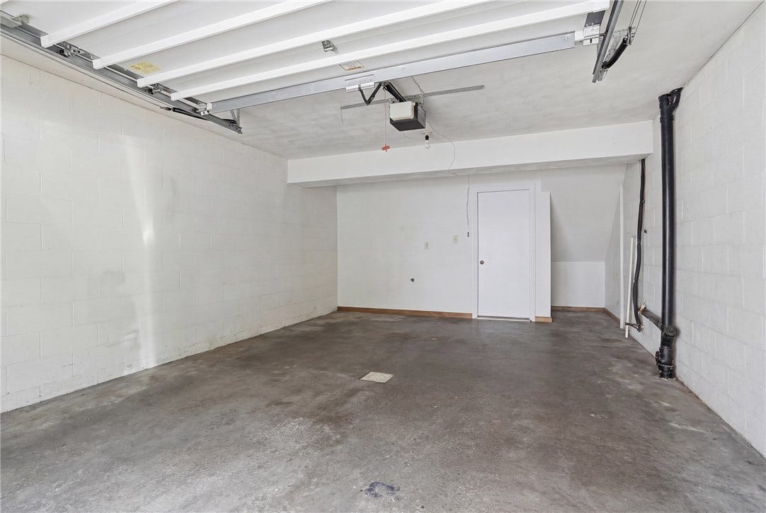 822 Mount Pleasant Rd, Greensburg, PA 15601